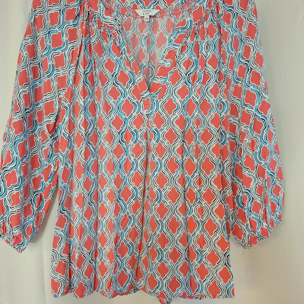 Ladies dress shirt.